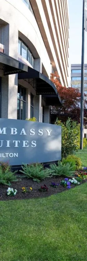 Embassy Suites by Hilton Bethesda Washington DC，位于贝塞斯达的酒店