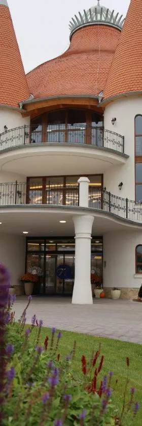 Hungarikum Hotel，位于Lakitelek的酒店