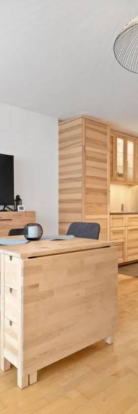 Charmant studio rénové situé dans les bains d'Ovronnaz, immeuble les Sources，位于奥瓦伦纳茨的酒店