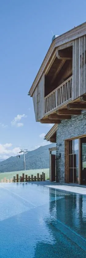 ZAGLGUT HOTEL-CHALETS Wellness & Views with Summer Card Included，位于卡普伦的酒店