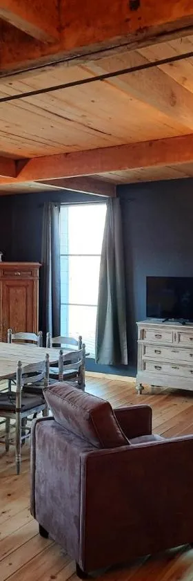 les chambres de la cour ( gite )，位于Arsimont的酒店