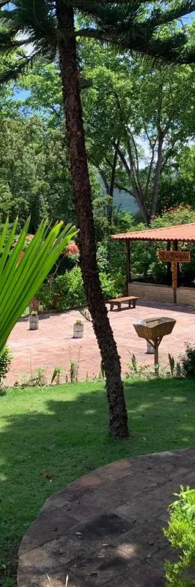 Pousada e Camping Lumiar，位于伦索伊斯的酒店