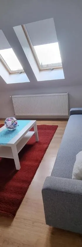 Bohém Apartman，位于Nyergesújfalu的酒店