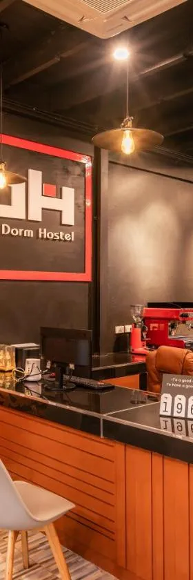 The Dorm Hostel，位于Ban Lo Long的酒店