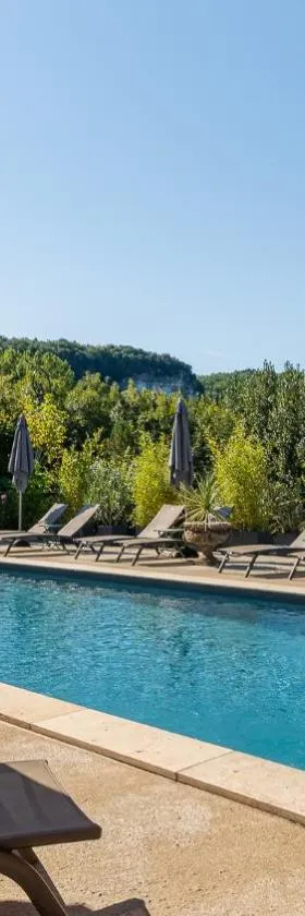 Hostellerie du Passeur - Hôtel & Restaurant - Climatisation et Piscine chauffée，位于莱塞齐耶德泰阿克的酒店