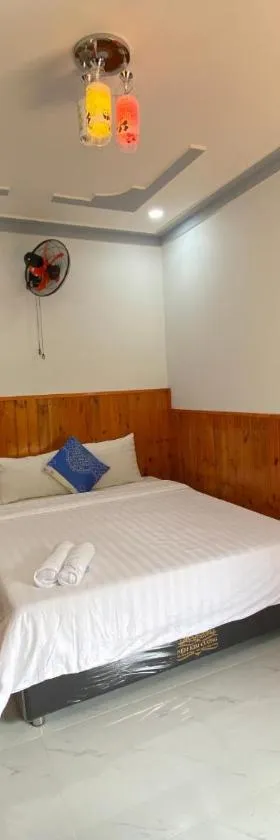 Nhà nghỉ Cát Đằng Hồ Tràm，位于后川的酒店