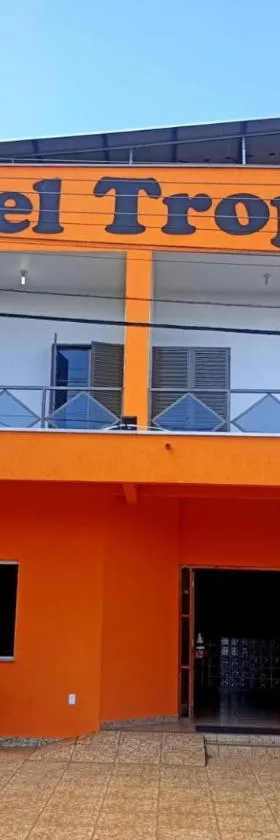 HOTEL TROPICAL，位于雅尔丁的酒店