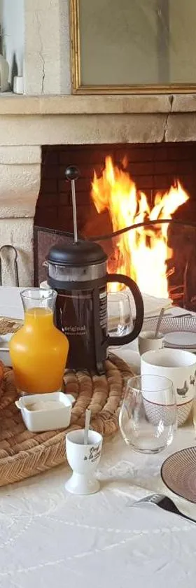 Maison chaleureuse et familiale.，位于Nalliers的酒店