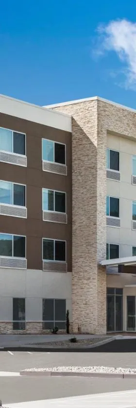 Holiday Inn Express & Suites - Ukiah by IHG，位于尤奇亚的酒店