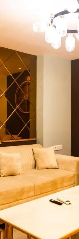 HOTEL SILKHOUSE PREMIER，位于Dānāpur的酒店