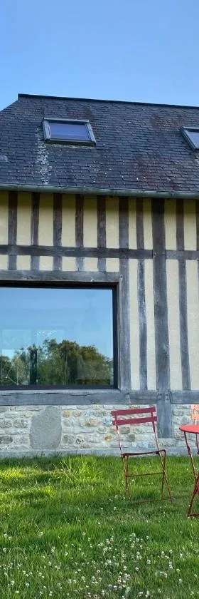 Maisonnette au calme, 15 kms Honfleur/Deauville，位于Les Authieux-sur-Calonne的酒店