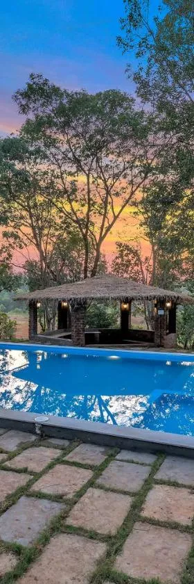 SaffronStays Laburnum House, Wada - Palghar，位于Wada的酒店