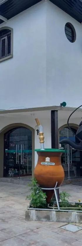 新维琴察酒店，位于法罗皮利亚的酒店