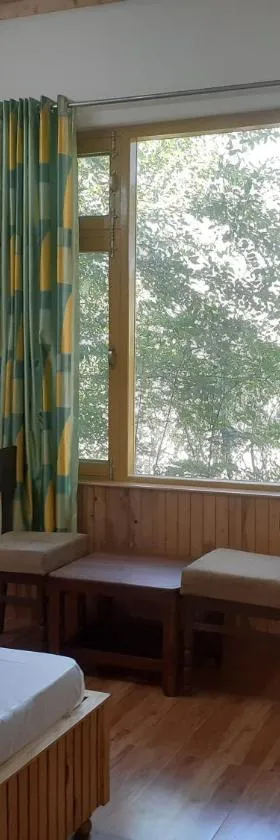 Gazing Moon Homestay，位于Shamshi的酒店