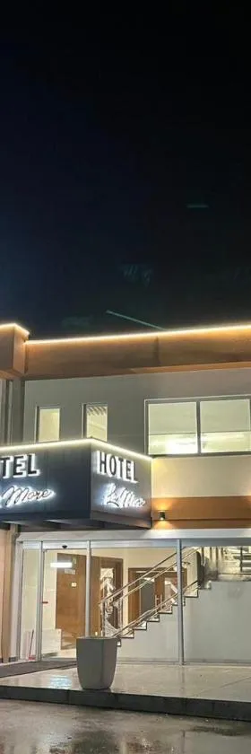 Hotel La More，位于Srebrenik的酒店
