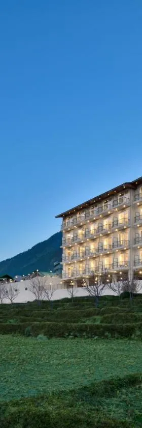 juSTa Grand View Resort & Spa, Manali，位于马拉里的酒店