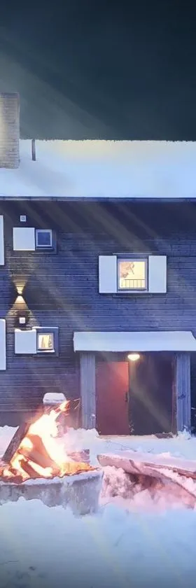 Lägenhet i Kåbdalis nära skidbacke & skoterled，位于Kåbdalis的酒店