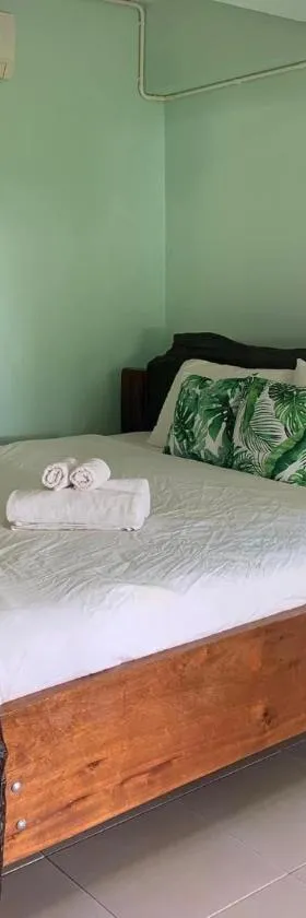 AtMyHomeStay Bangsaphan，位于邦沙潘的酒店