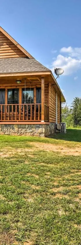 2 Mi to Lake Hamilton Hot Springs Cabin with Loft!，位于温泉城的酒店