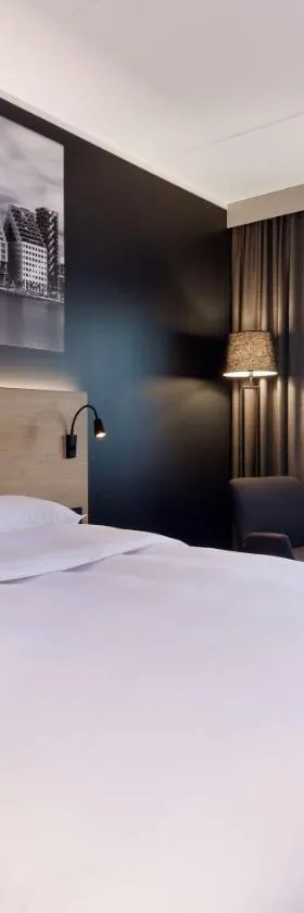Park Inn by Radisson Oslo Airport Hotel West，位于加勒穆恩的酒店