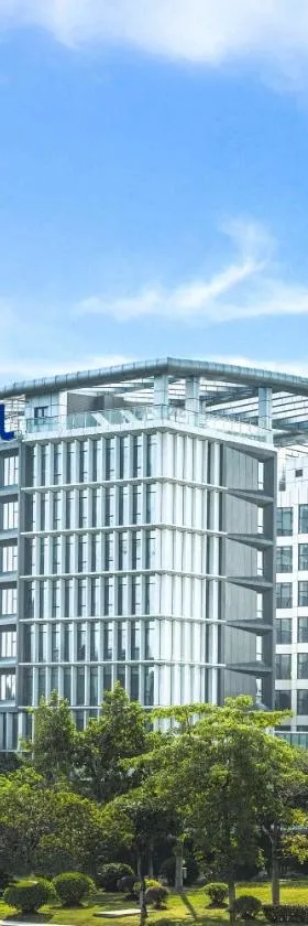 广州白云机场诺富特酒店 - 广交会展馆免费穿梭巴士 & 广交会官方指定办证点，位于花都的酒店