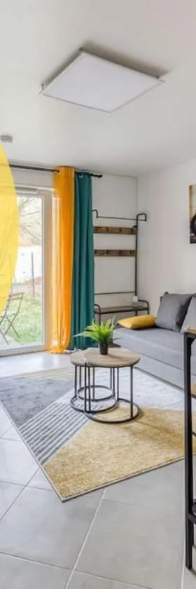 Cocoon - Jardin - Boite à clé - Wi-Fi，位于Baulne的酒店