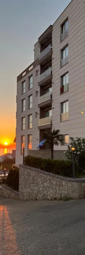 Lux Hotel M，位于多布拉沃达的酒店