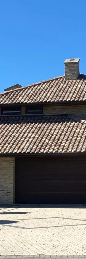Modern Spanish Hacienda - 10km from the coast，位于伊赫特赫姆的酒店