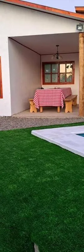 Casa Vista del sol, con piscina, tinaja, y quincho，位于Caracha的酒店