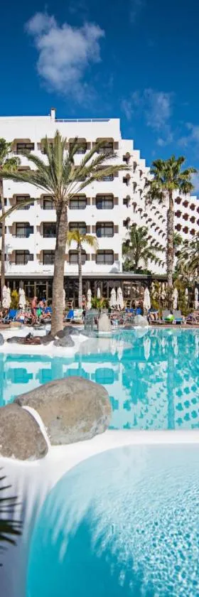 Corallium Beach by Lopesan Hotels - Adults Only，位于圣阿古斯丁的酒店
