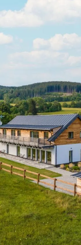 Apartmány Na šumavské louce，位于Stachy的酒店