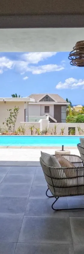 ELOMY VILLA，位于阿尔比恩的酒店