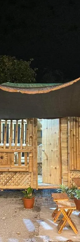 Binoclutan Campsite，位于Botolan的酒店
