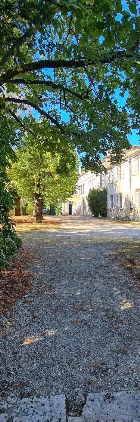 Domaine de Belisle，位于Magnac-sur-Touvre的酒店