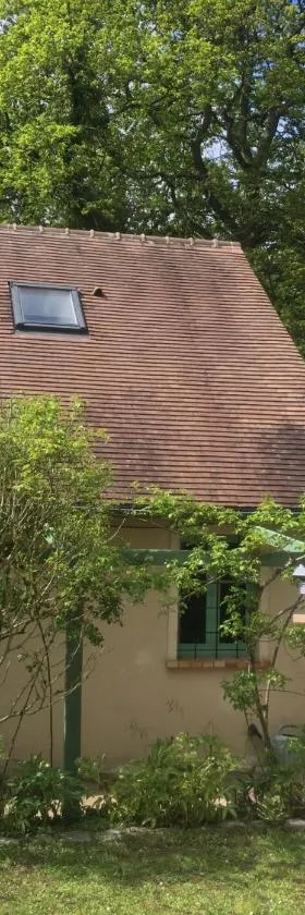 Gite d'étape du Tilleul, 4-8 personnes，位于La Celle-les-Bordes的酒店