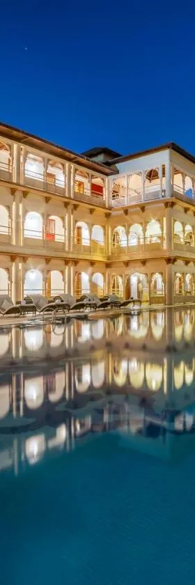 Holiday Resort & Spa A Unit of S Poddar Group，位于甘德希罕的酒店
