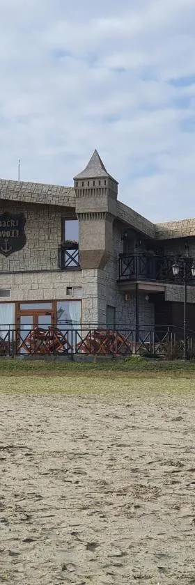 Bački dvor，位于Vajska的酒店