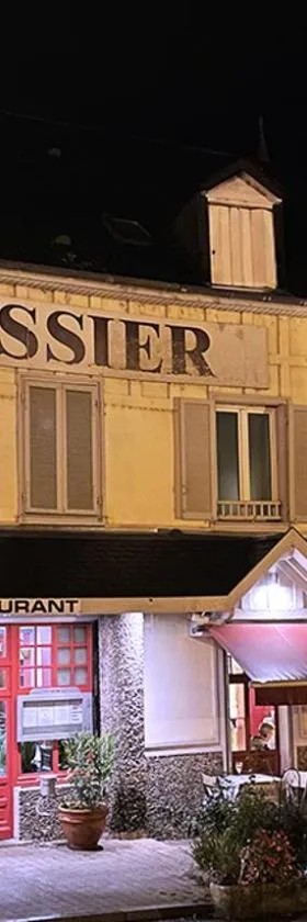 国际之家特西耶，位于于泽什的酒店