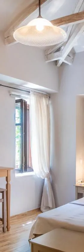 Roptro，位于Doliana的酒店