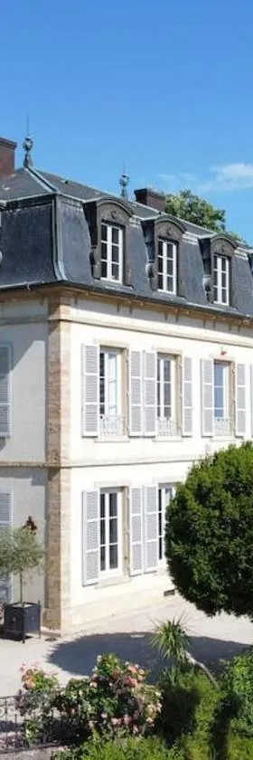 Grand appart 150m2 dans belle maison bourgeoise，位于Vernaison的酒店