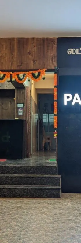 Lakshmi Paradise Lodge A/C，位于博拉吉的酒店
