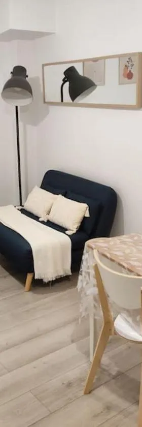 Charmant appartement avec terrasse proche Paris，位于马恩河畔莱佩尔勒的酒店
