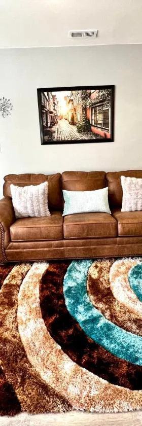 Luxury Townhome Jacksonville, NC，位于杰克逊维尔的酒店