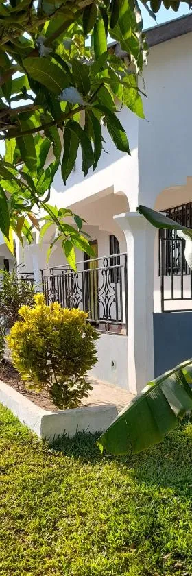 flowerhouse Sukuta Gambia，位于Sukuta的酒店