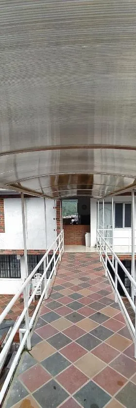Casa turística Santa Helena y el Danubio，位于Líbano的酒店