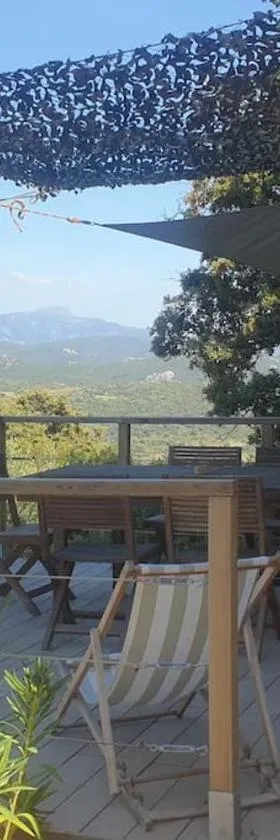 Meublé de tourisme avec terrasse vue montagne，位于Grossa的酒店