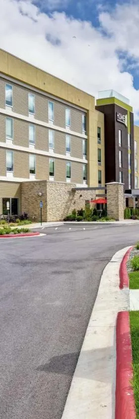 Home2 Suites by Hilton Springfield North，位于斯普林菲尔德的酒店