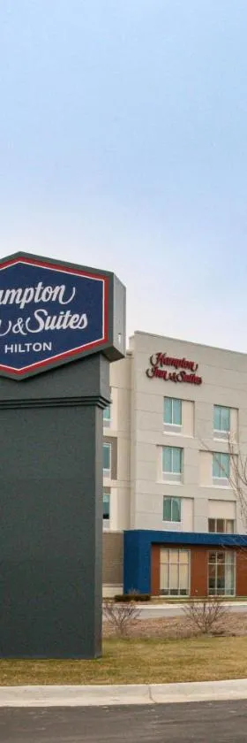 Hampton Inn & Suites Adrian, Mi，位于Adrian的酒店