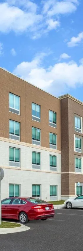 Hampton Inn & Suites Bloomfield Hills Detroit，位于布卢姆菲尔德山的酒店