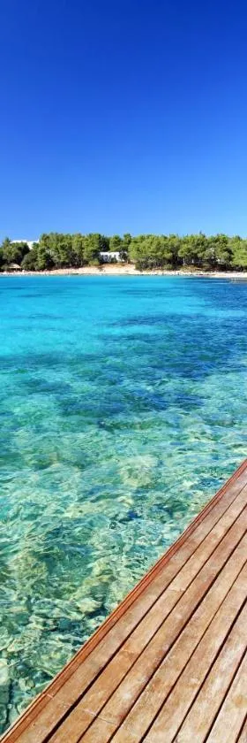 Crvena Luka Resort，位于比奥格勒·纳·莫鲁的酒店